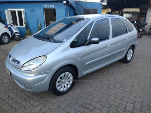 CITROËN - XSARA PICASSO - 2005/2005 - Prata - R$ 17.800,00