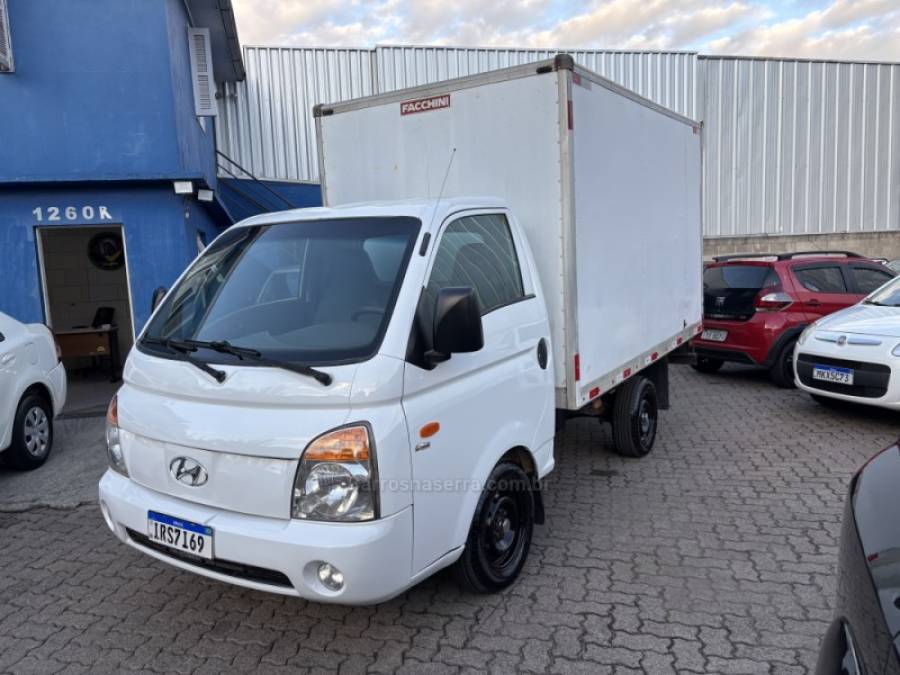 HYUNDAI - HR - 2011/2012 - Branca - R$ 95.000,00