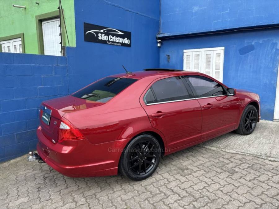 FORD - FUSION - 2009/2010 - Vermelha - R$ 49.990,00