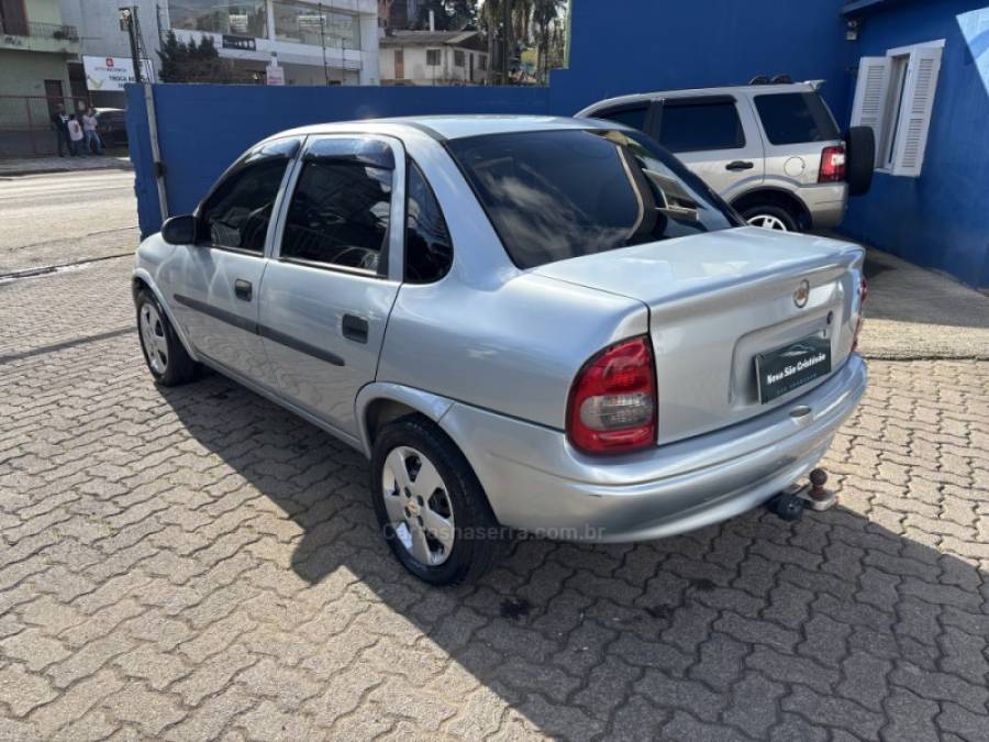 CHEVROLET - CORSA - 2007/2008 - Prata - R$ 19.500,00