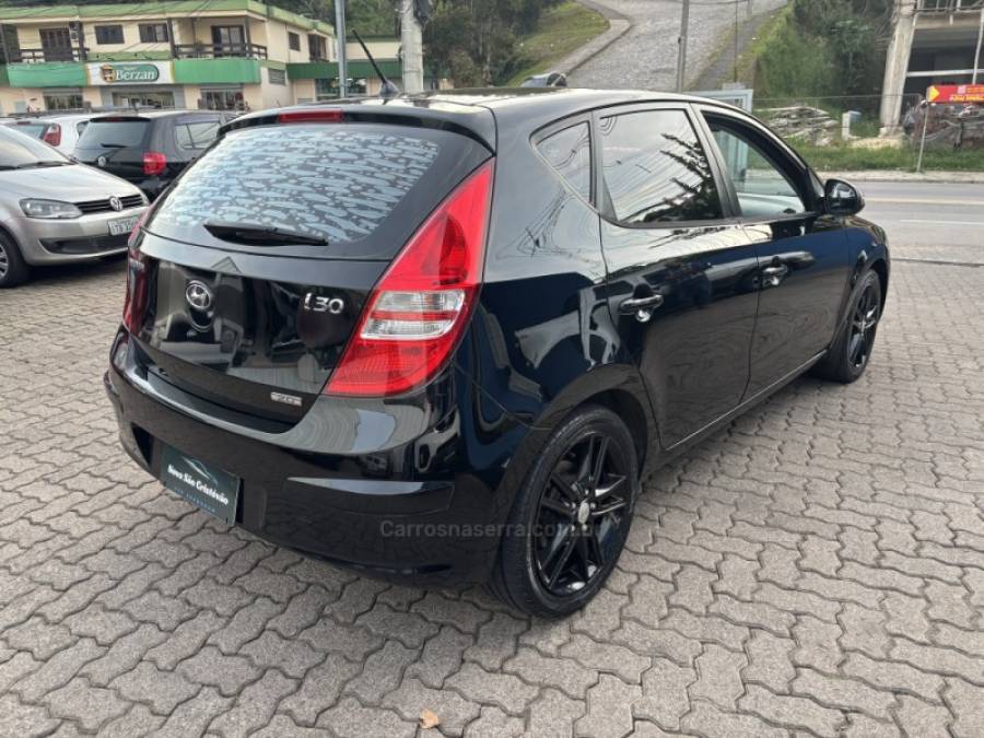 HYUNDAI - I30 - 2010/2011 - Preta - R$ 41.500,00