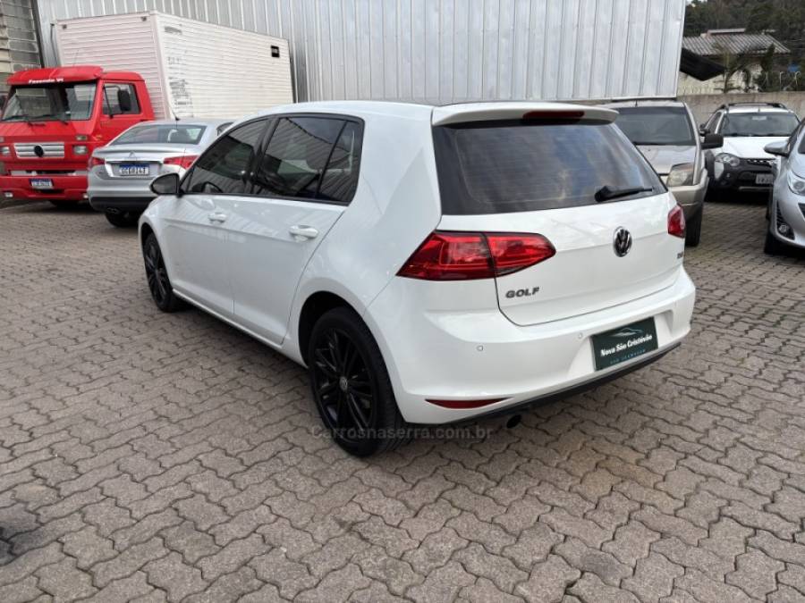 VOLKSWAGEN - GOLF - 2017/2017 - Branca - R$ 81.500,00