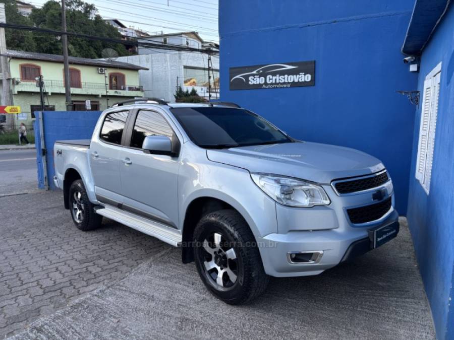 CHEVROLET - S10 - 2012/2013 - Prata - R$ 109.900,00