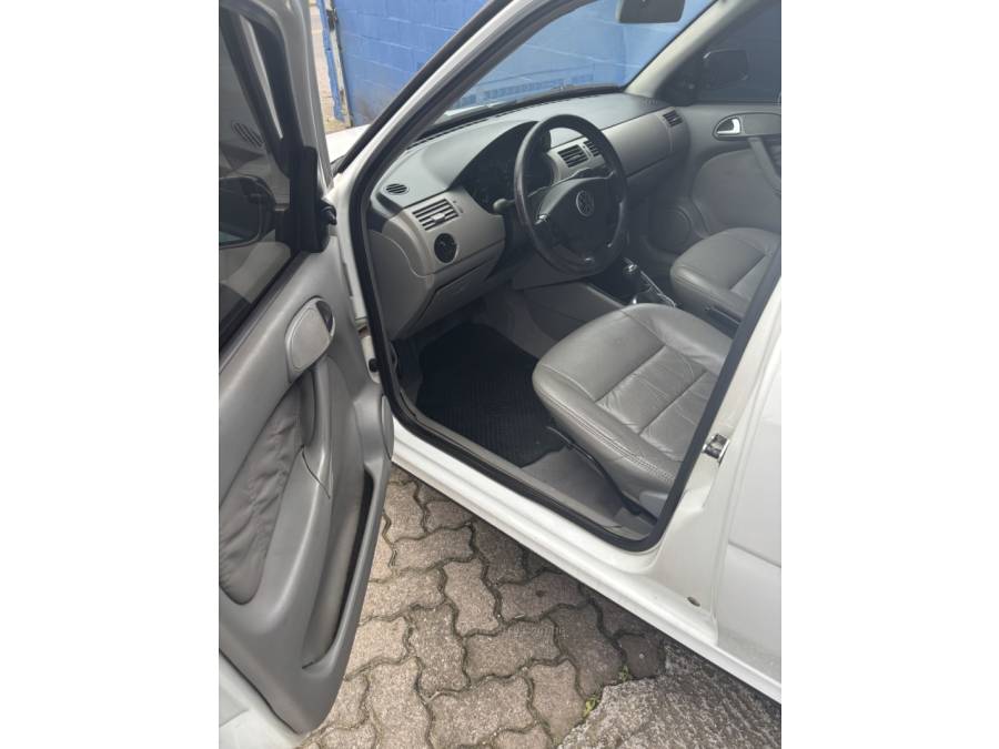 VOLKSWAGEN - SAVEIRO - 2001/2001 - Branca - R$ 29.500,00