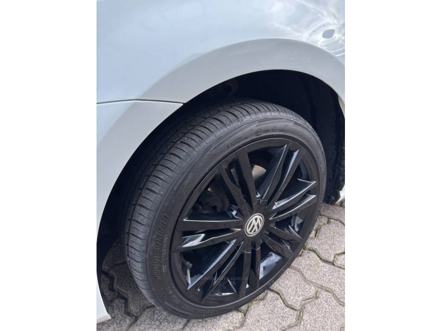 VOLKSWAGEN - GOLF - 2017/2017 - Branca - R$ 81.500,00