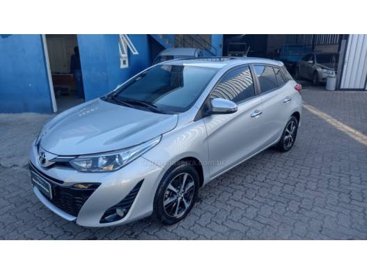 TOYOTA - YARIS - 2018/2019 - Prata - R$ 82.900,00