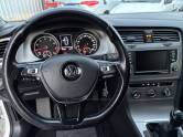 VOLKSWAGEN - GOLF - 2017/2017 - Branca - R$ 81.500,00