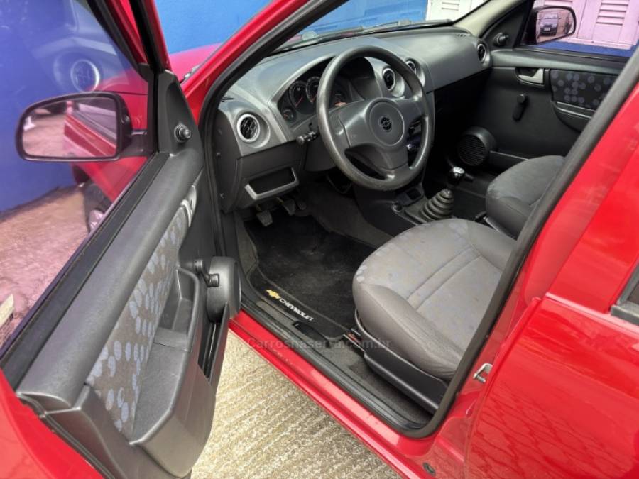 CHEVROLET - PRISMA - 2008/2009 - Vermelha - R$ 27.500,00