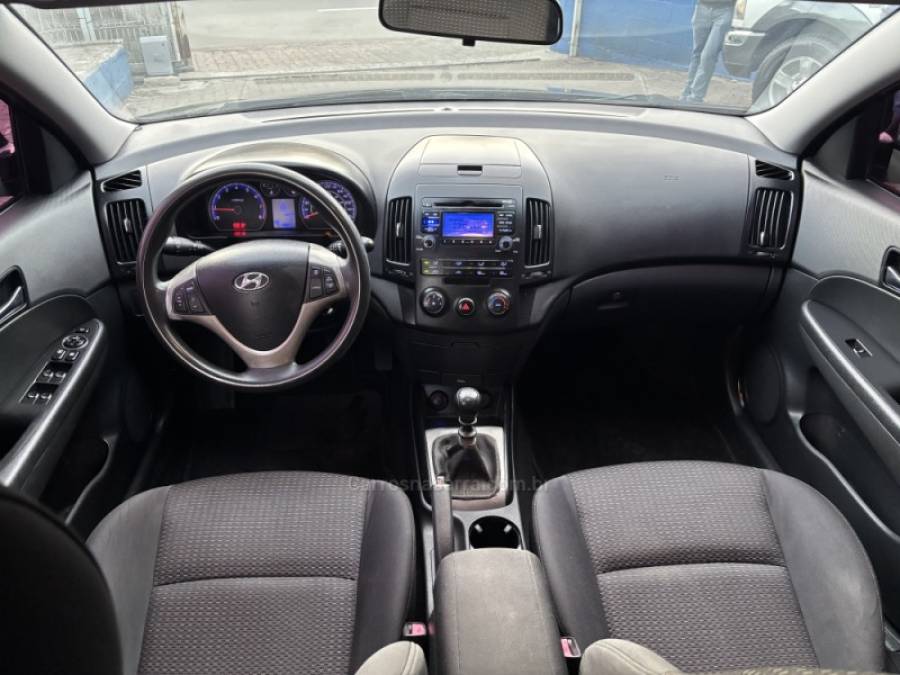HYUNDAI - I30 - 2010/2011 - Preta - R$ 41.500,00