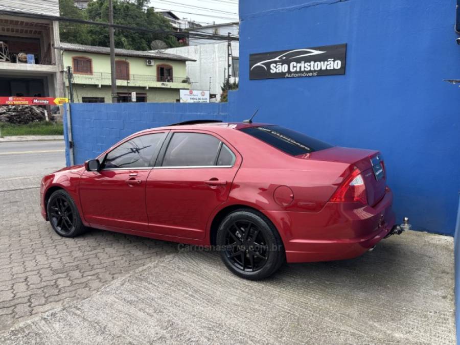 FORD - FUSION - 2009/2010 - Vermelha - R$ 49.990,00