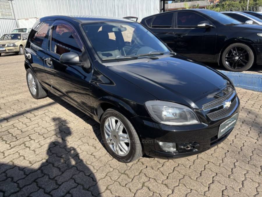 CHEVROLET - CELTA - 2013/2014 - Preta - R$ 27.500,00