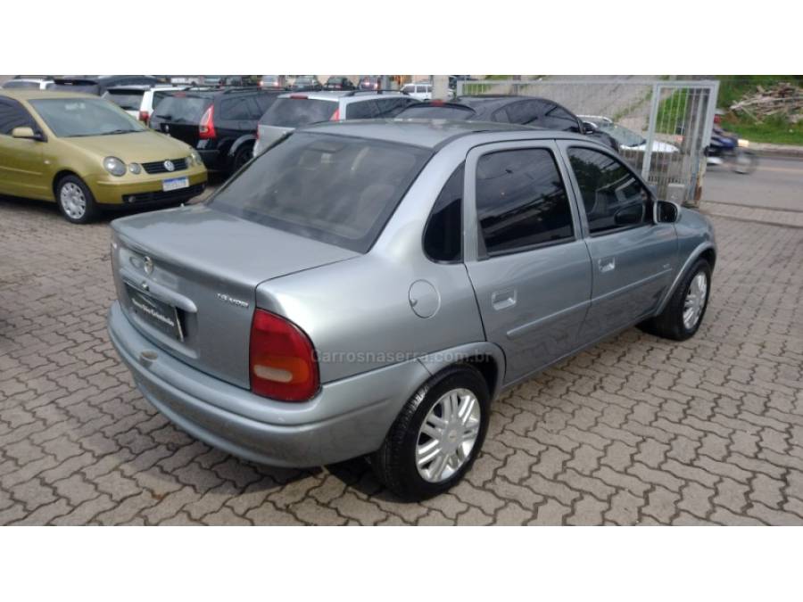 CHEVROLET - CORSA - 1996/1997 - Prata - R$ 18.900,00