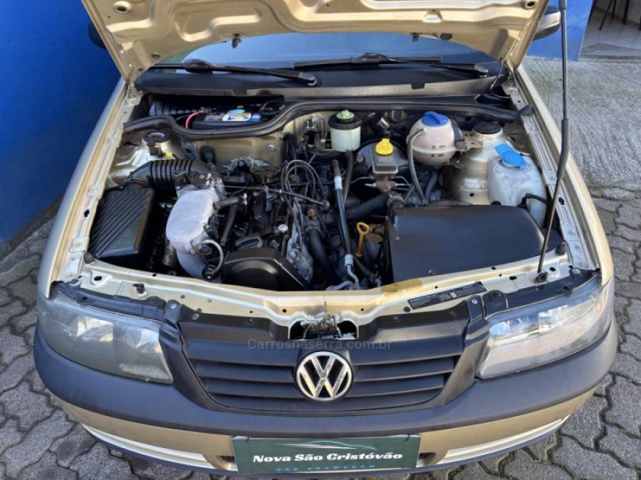 VOLKSWAGEN - GOL - 2002/2003 - Bege - R$ 24.500,00