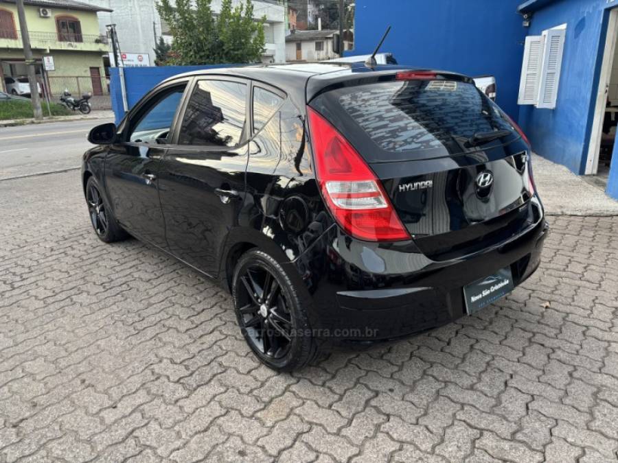 HYUNDAI - I30 - 2010/2011 - Preta - R$ 41.500,00